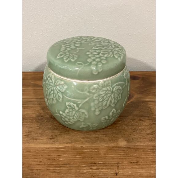 Andrea by Sadek Chopsticks Ceramic Jar with Lid Green Grape Leaf Motif Vintage - Picture 3 of 9